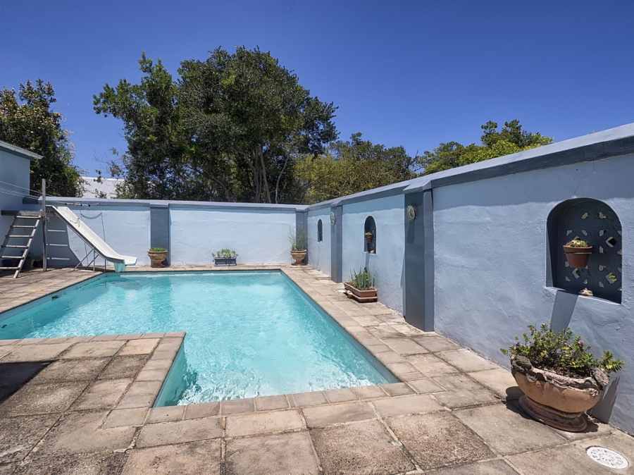 6 Bedroom Property for Sale in Belvidere Estate Western Cape